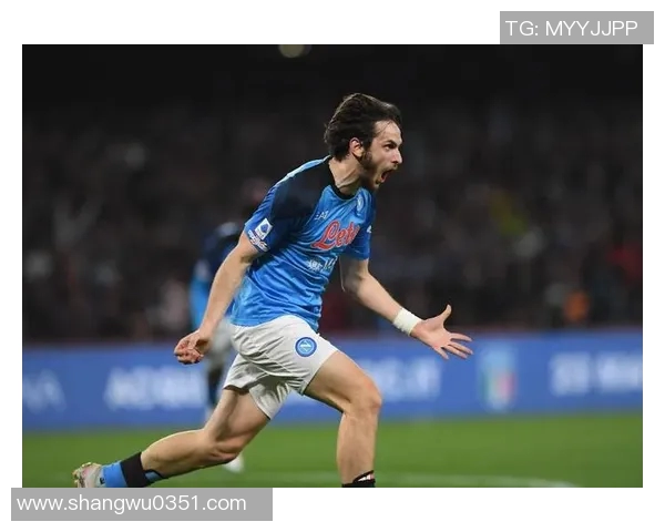 那不勒斯遭遇多方挑战，排名下滑引发球迷担忧