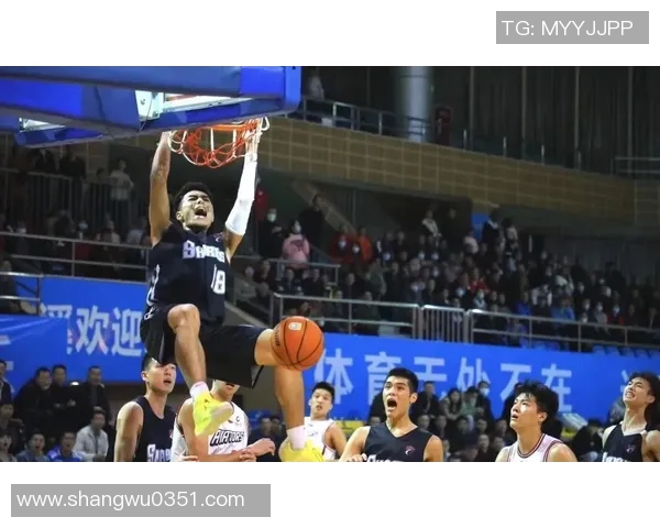 任骏飞领衔球队奋战新赛季展现无限潜力与拼搏精神的篮球之路