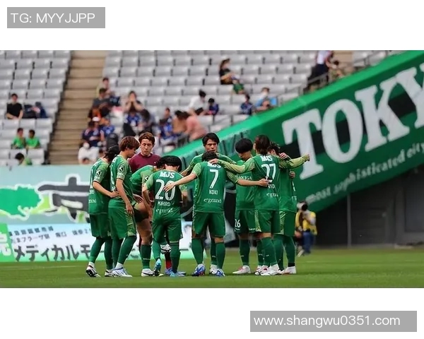广岛三箭迎战长崎成功全力争胜展现日本足球魅力与激情